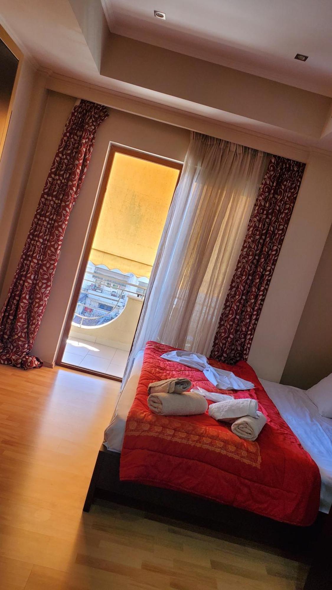 Hotel Shehu Gjirokastër Стая снимка