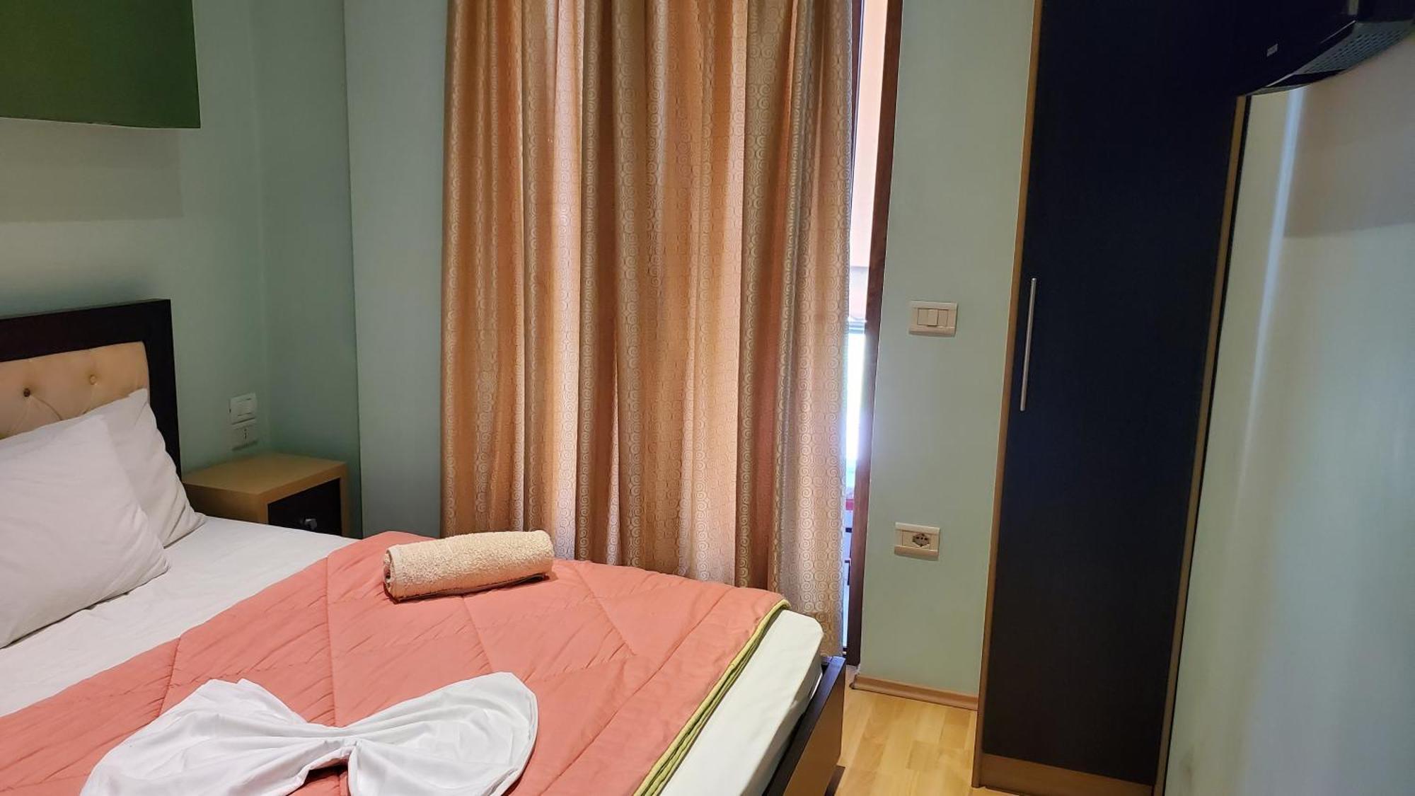 Hotel Shehu Gjirokastër Екстериор снимка