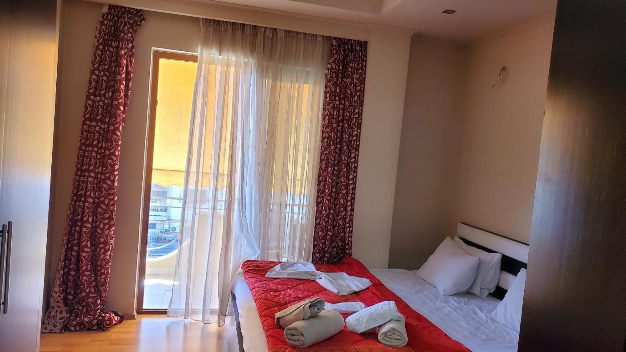Hotel Shehu Gjirokastër Екстериор снимка