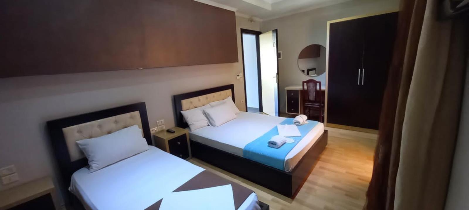 Hotel Shehu Gjirokastër Стая снимка