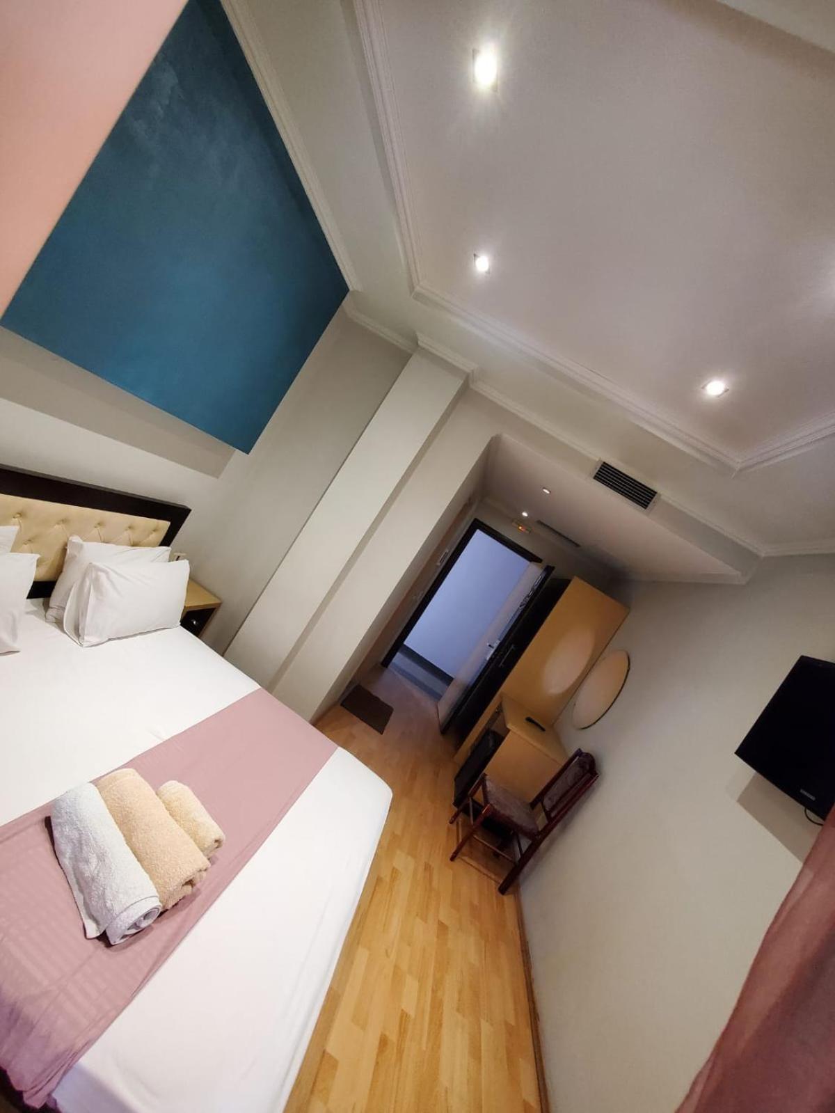 Hotel Shehu Gjirokastër Екстериор снимка