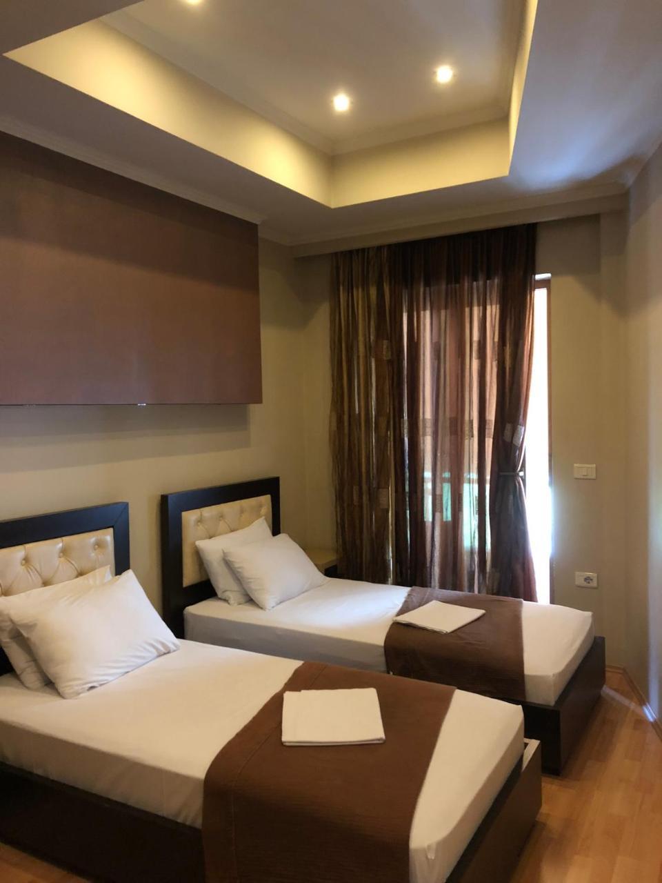 Hotel Shehu Gjirokastër Екстериор снимка